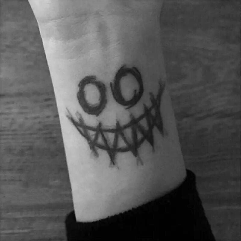 Black Clown Temporary Tattoo Sticker Body Art Arm Waist Fake Waterproof Tattoos Elegant Small Design For Men Women - TaTTTy